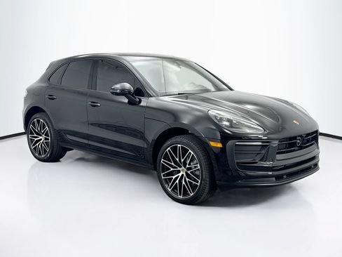 Certified 2026 Porsche Macan AWD/4WD image 9