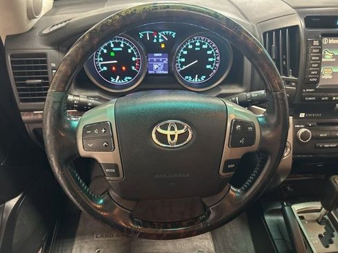 Used 2009 Toyota Land Cruiser image 16