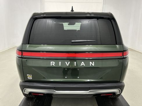 Used 2024 Rivian R1S Adventure AWD/4WD image 4