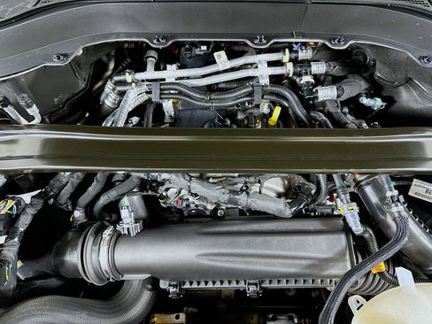 Used 2025 Ford Explorer Platinum image 36