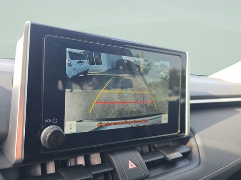 Used 2025 Toyota RAV4 XLE w/ Convenience Package FWD image 17