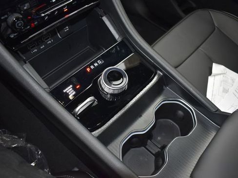 New 2025 Jeep Grand Cherokee Limited w/ Black Appearance Package AWD/4WD image 32