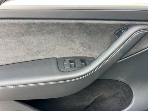 Used 2023 Tesla Model Y Long Range AWD/4WD image 11
