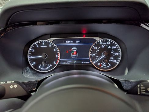 Used 2025 Nissan Pathfinder SV image 16