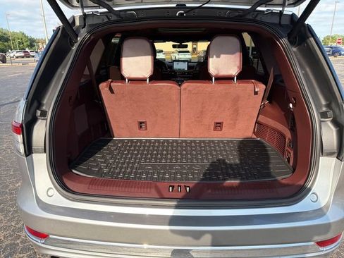 Used 2022 Lincoln Aviator Black Label w/ Class IV Trailer Tow Package AWD/4WD image 29