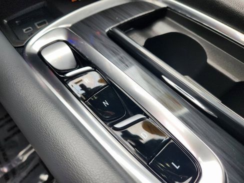 Used 2024 Buick Enclave Premium image 19