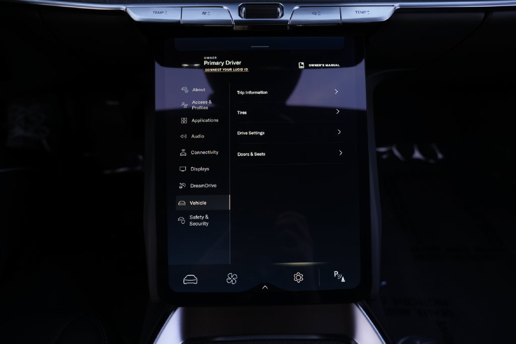 Used 2024 Lucid Air Pure RWD image 63