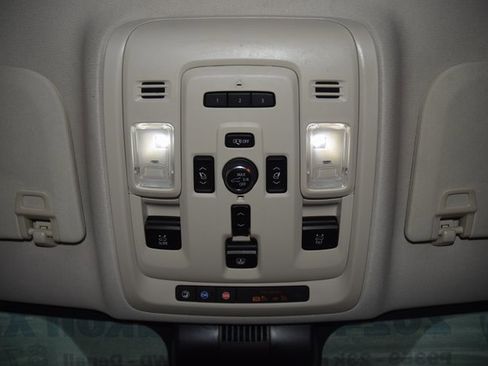 Used 2024 GMC Yukon XL Denali image 54