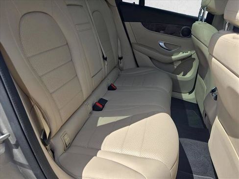 Used 2021 Mercedes-Benz GLC 300 image 21