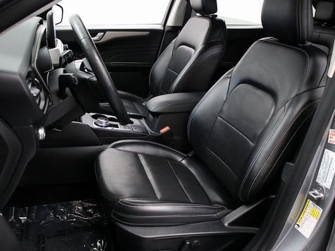 Used 2021 Ford Escape SEL image 9