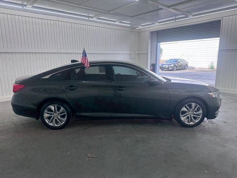 Used 2018 Honda Accord LX image 4