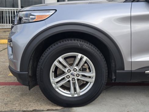 Used 2020 Ford Explorer XLT image 5