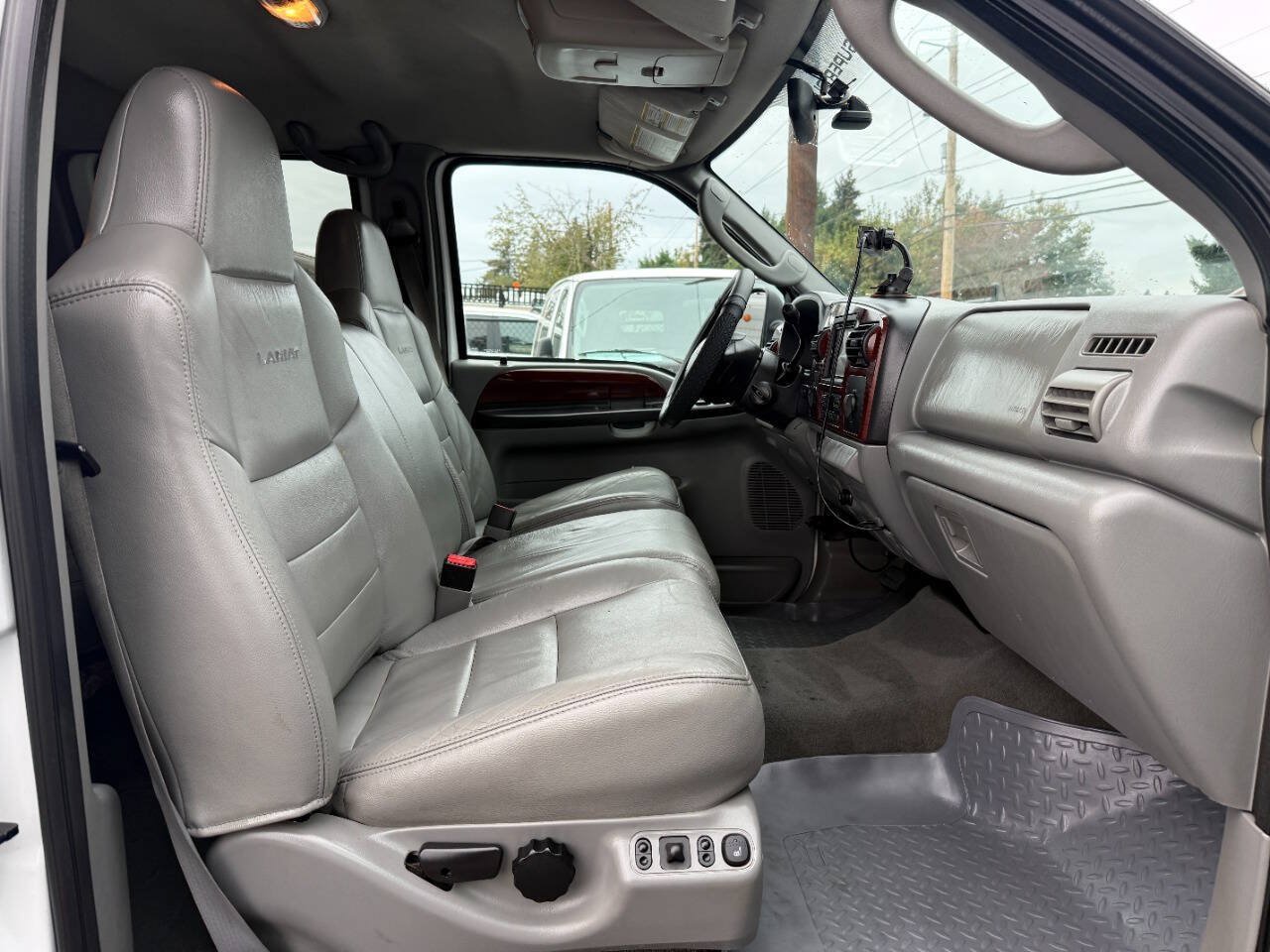 Used 2005 Ford F350 Lariat AWD/4WD image 24