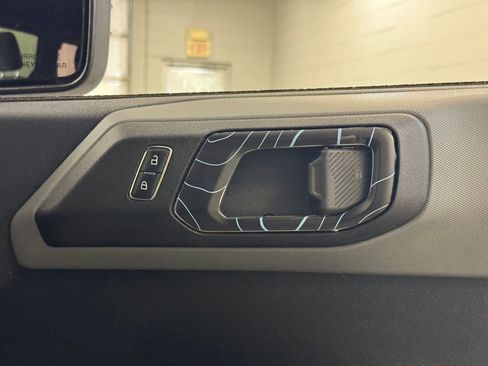 Used 2023 Ford Bronco 4-Door AWD/4WD image 28