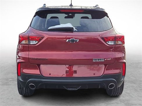 Used 2023 Chevrolet TrailBlazer RS w/ Sun and Liftgate Package image 5