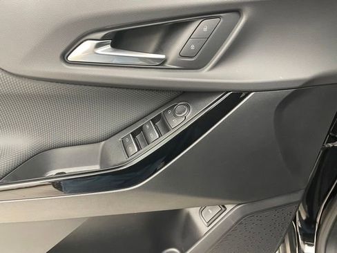 Used 2025 Chevrolet Equinox RS AWD/4WD image 10