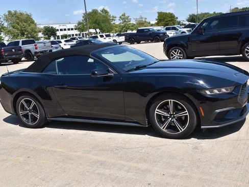 Used 2025 Ford Mustang Premium RWD image 5