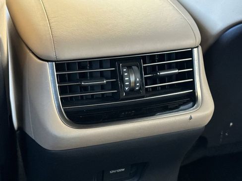 Used 2022 Lexus LS 500 w/ Interior Upgrade Package RWD image 16