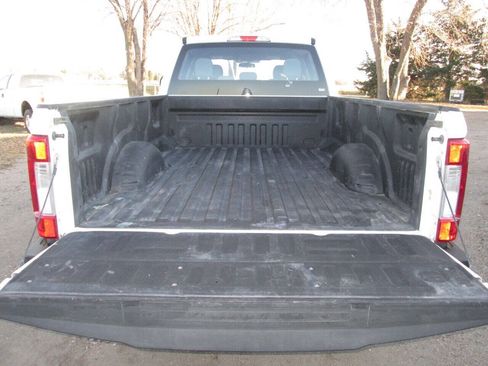 Used 2018 Ford F250 XL w/ Power Equipment Group AWD/4WD image 5