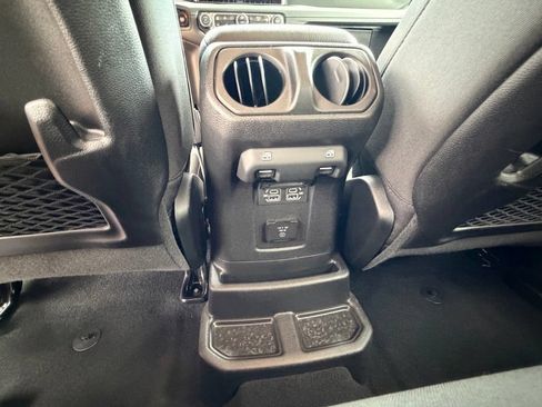 Certified 2025 Jeep Wrangler Unlimited Rubicon 4xe w/ Convenience Group AWD/4WD image 32