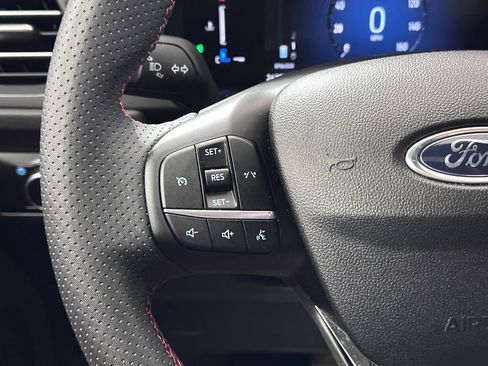 Certified 2025 Ford Escape ST-Line AWD/4WD image 31