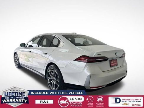 Used 2026 BMW 530i xDrive w/ Premium Package AWD/4WD image 6