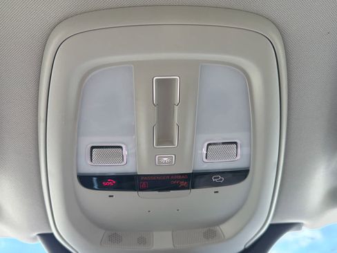 Certified 2025 Volvo XC90 B5 Core image 35