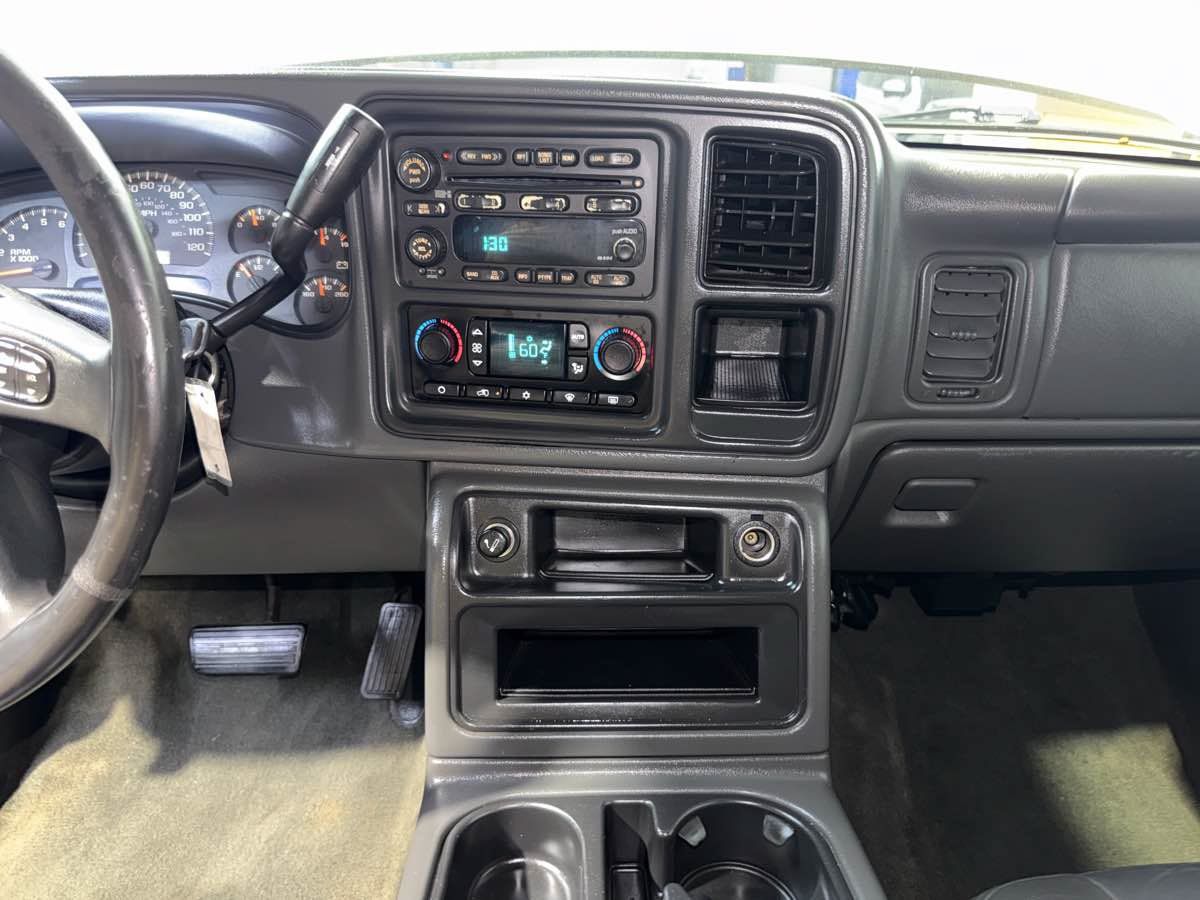 Used 2004 Chevrolet Silverado 1500 4x4 Crew Cab w/ Z71 Convenience Package 2 image 17