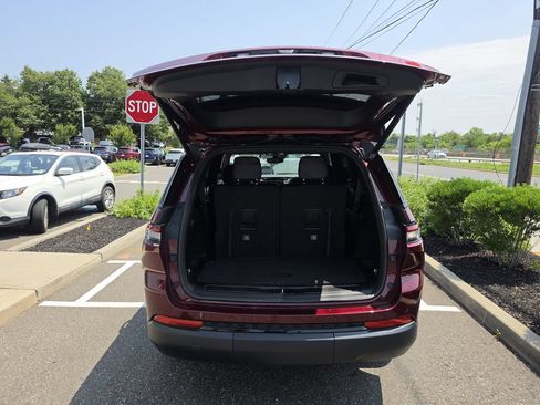 Used 2024 Jeep Grand Cherokee L Limited w/ Black Appearance Package AWD/4WD image 34