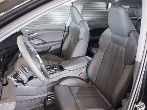 New 2025 Audi Q6 e-tron Premium Plus image 8