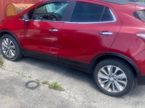 Used 2019 Buick Encore Preferred FWD image 3