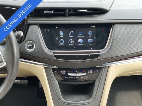 Used 2017 Cadillac XT5 Luxury w/ Driver Awareness Package AWD/4WD image 12