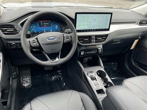 New 2025 Ford Escape SE w/ PHEV Premium Package image 6