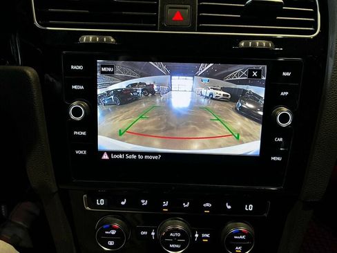Used 2019 Volkswagen Golf 4-Door FWD image 15