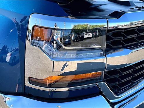 Used 2018 Chevrolet Silverado 1500 LT w/ All Star Edition AWD/4WD image 27