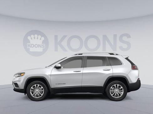 Used 2021 Jeep Cherokee Latitude Lux w/ Sun & Sound Group AWD/4WD image 2
