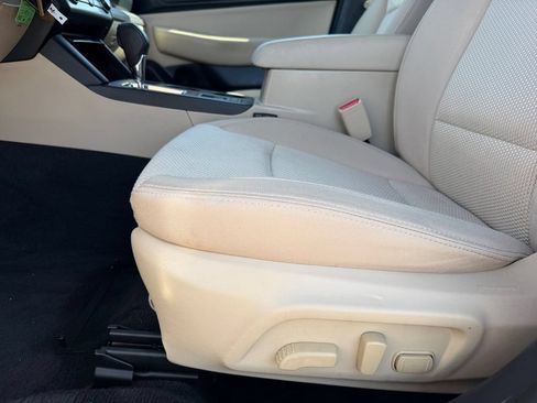 Used 2017 Subaru Outback 2.5i Premium AWD/4WD image 11