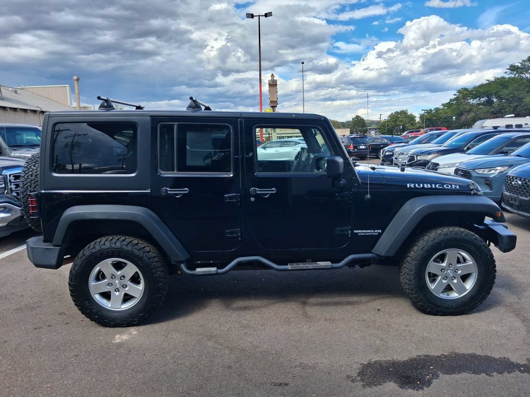 Used 2011 Jeep Wrangler Unlimited Rubicon w/ Connectivity Group AWD/4WD image 8