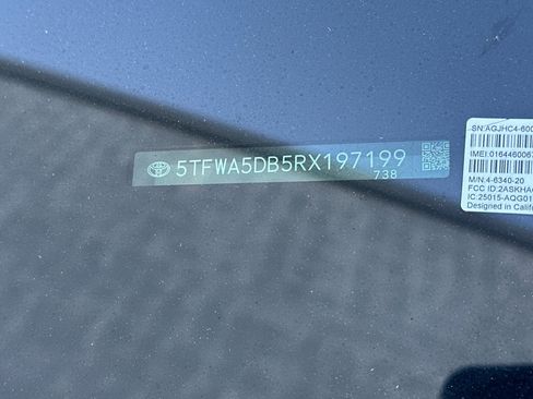 Used 2024 Toyota Tundra Limited image 9