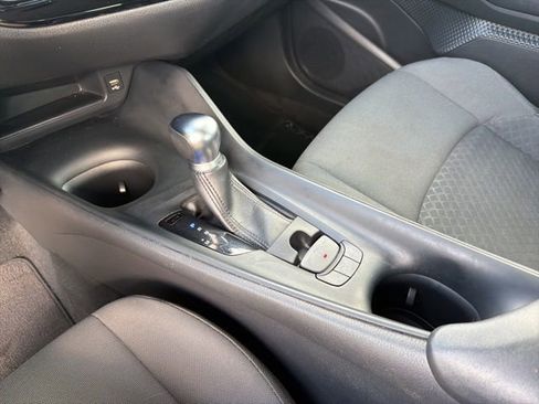 Used 2020 Toyota C-HR LE image 20