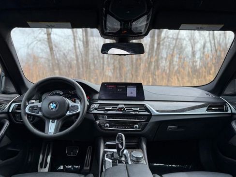 Used 2017 BMW 530i xDrive image 34