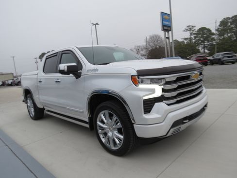Used 2023 Chevrolet Silverado 1500 High Country w/ High Country Premium Package image 7