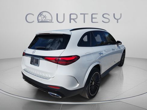 Certified 2026 Mercedes-Benz GLC 300 image 4