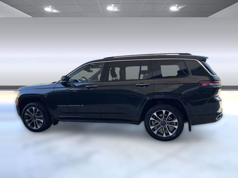 Used 2023 Jeep Grand Cherokee L Overland w/ Advanced Protech Group III AWD/4WD image 2