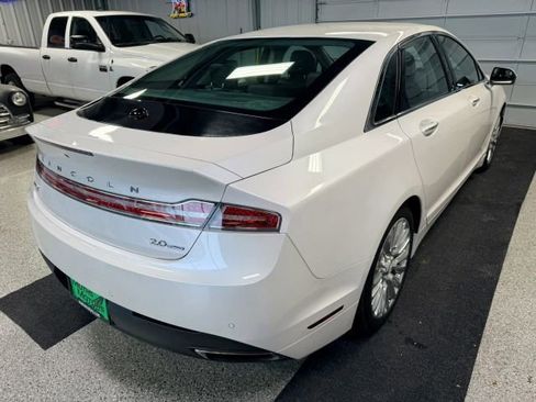 Used 2013 Lincoln MKZ image 3