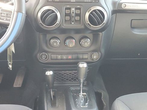 Used 2018 Jeep Wrangler Unlimited Sport S AWD/4WD image 15