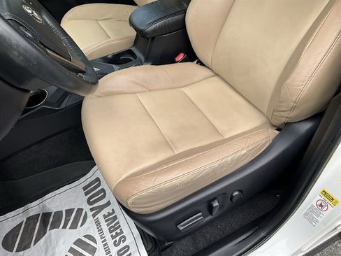 Used 2015 Toyota RAV4 Limited w/ Technology Package FWD image 20
