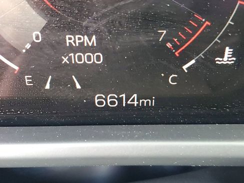 Used 2025 GMC Acadia Elevation image 28