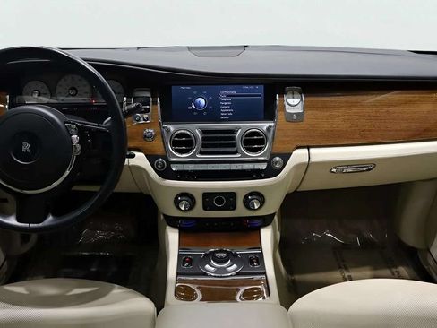 Certified 2010 Rolls-Royce Ghost RWD image 4