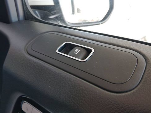 Used 2025 Mercedes-Benz G 550 image 12
